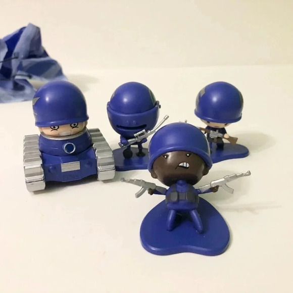 MGA Entertainment Mix Lot of 16 Awesome Little  Green Men Figure Toys Dog Tags - Picture 4 of 16